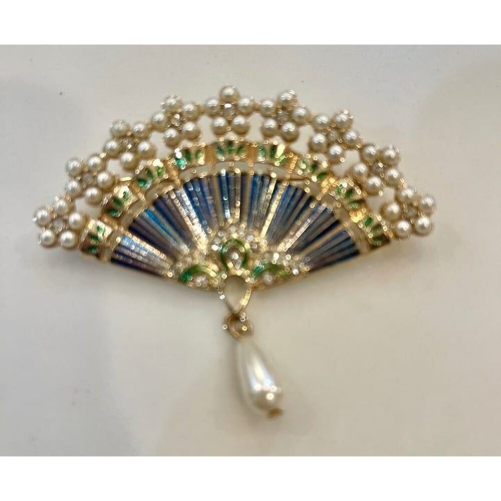 Blue fan brooch